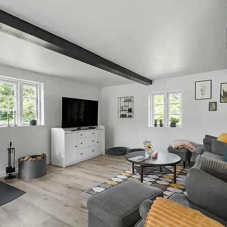 Lovely In Faxe Ladeplads With Wifi *