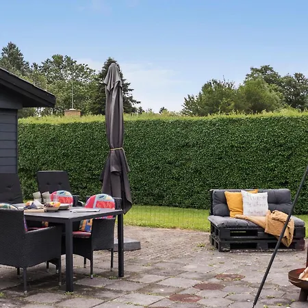 Lovely In Faxe Ladeplads With Wifi Fakse Ladeplads